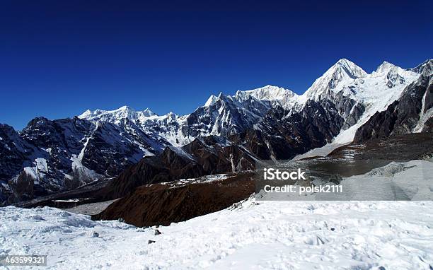 In Altezza Vista Dal Pass Larkya La Himalaya Nepal - Fotografie stock e altre immagini di Affilato