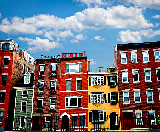 Boston buildings Row of brick houses in Boston historical North End north end boston photos stock pictures, royalty-free photos & images