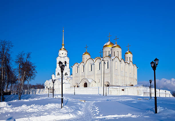 istock Assumption cathedral  at Vladimir in winter 463614117