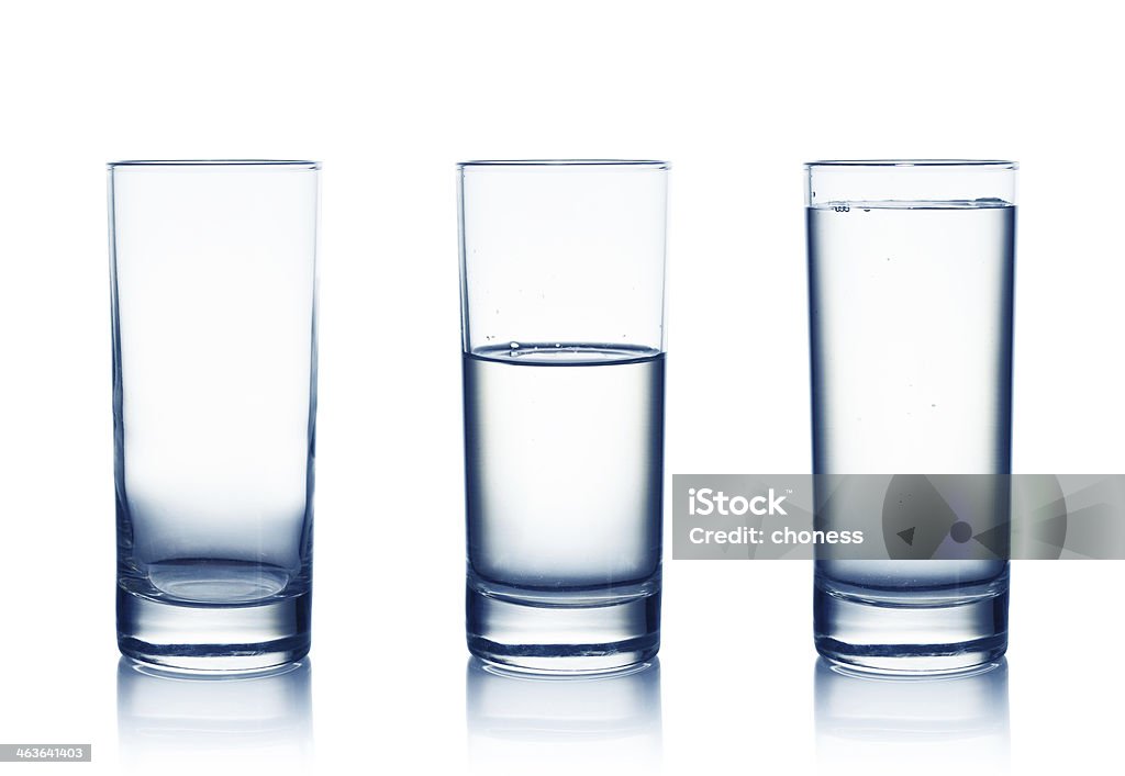 Bicchieri d'acqua - Foto stock royalty-free di Bicchiere