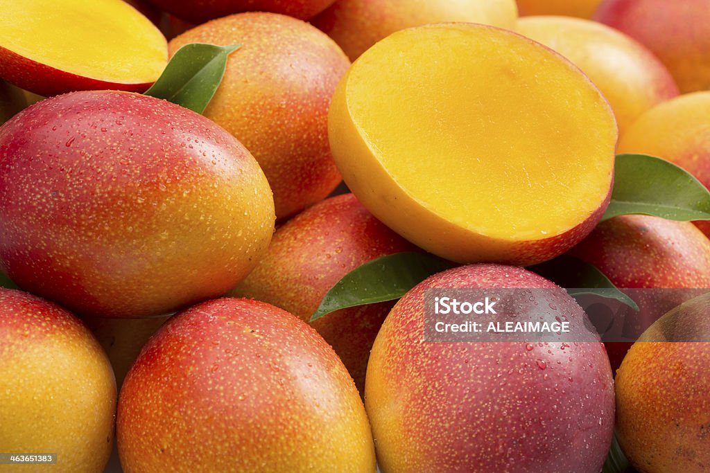 Mangoes composición - Foto de stock de Mango - Fruta tropical libre de derechos