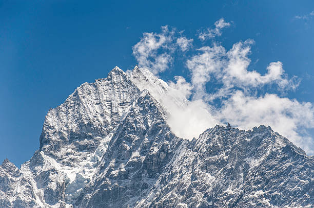 himalayas.  nepal - amadablam fotografías e imágenes de stock