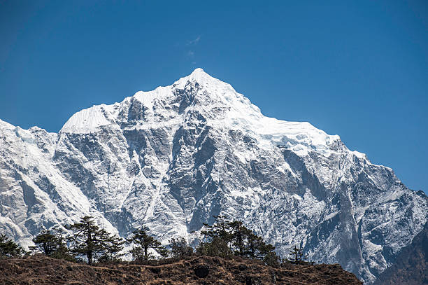 ヒマラヤ山脈ます。 ネパール - amadablam ストックフォトと画像