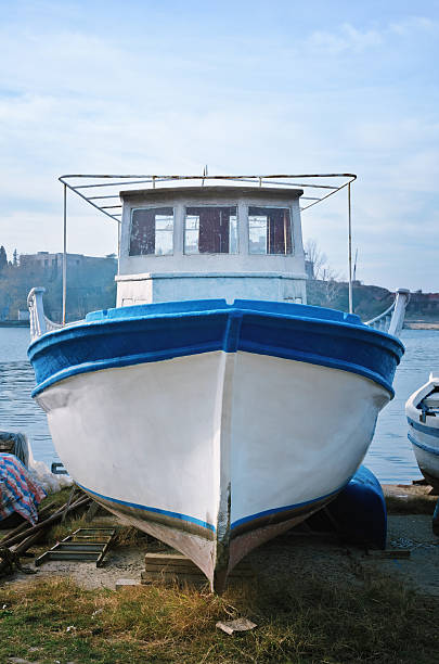 лодка - pilothouse стоковые фото и изображения