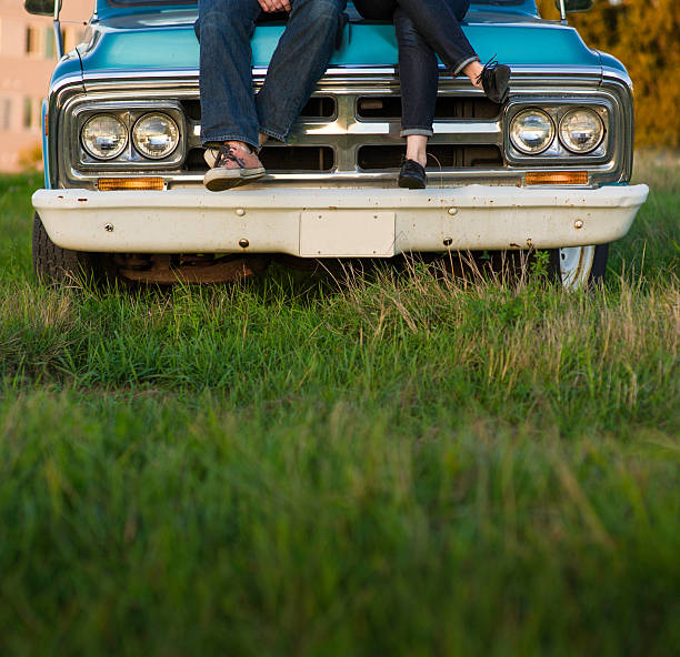 istock couple on a pickup truck 463781847