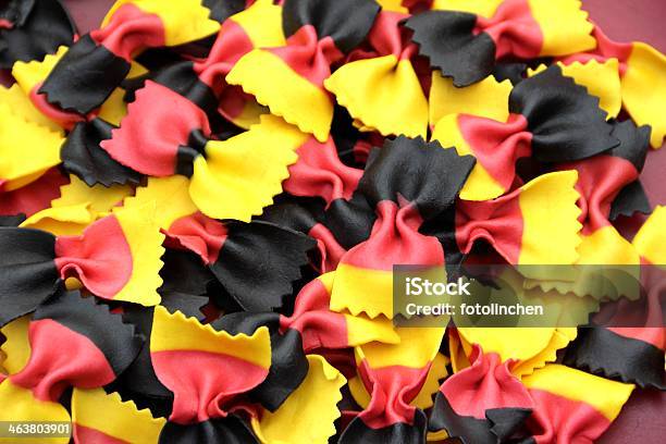 Pasta In Den Farben Der Deutschen Flagge Stockfoto und mehr Bilder von Deutschland - Deutschland, Farfalle, Fokus auf den Vordergrund