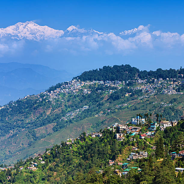 istock Panoramic view of Darjeeling with mount Kanchengjunga in the background 463813695
