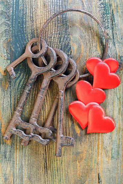 istock Bunch of old keys and red hearts. 463816501