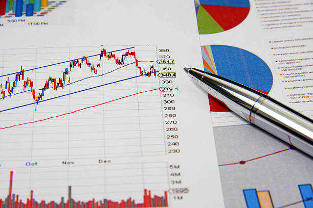 istock Business finance chart and pen 463833693