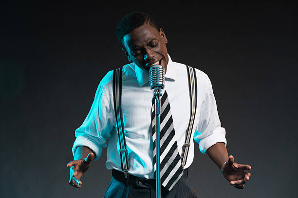 istock Retro african american jazz singer with microphone. 463845537