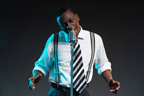 istock Retro african american jazz singer with microphone. 463845559