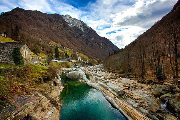 verzasca ヴァレイ,switzerland - granite ticino canton switzerland locarno ストックフォトと画像