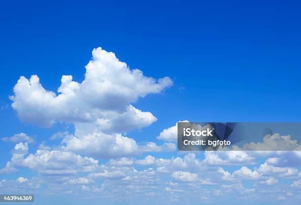 青い空と雲 - Horizonのストックフォトや画像を多数ご用意 - Horizon, うっすらとした, ふわふわ