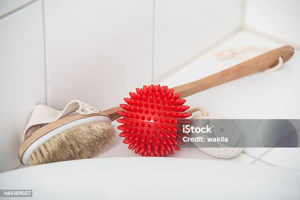 Accesorio De Cierre Bañera Foto de stock y más banco de imágenes de Bañera - Bañera, Cepillo para el cabello, Dar masajes