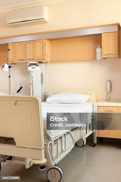 Quarto De Hospital - Fotografias de stock e mais imagens de Cama - Cama, Hospital, Ala hospitalar