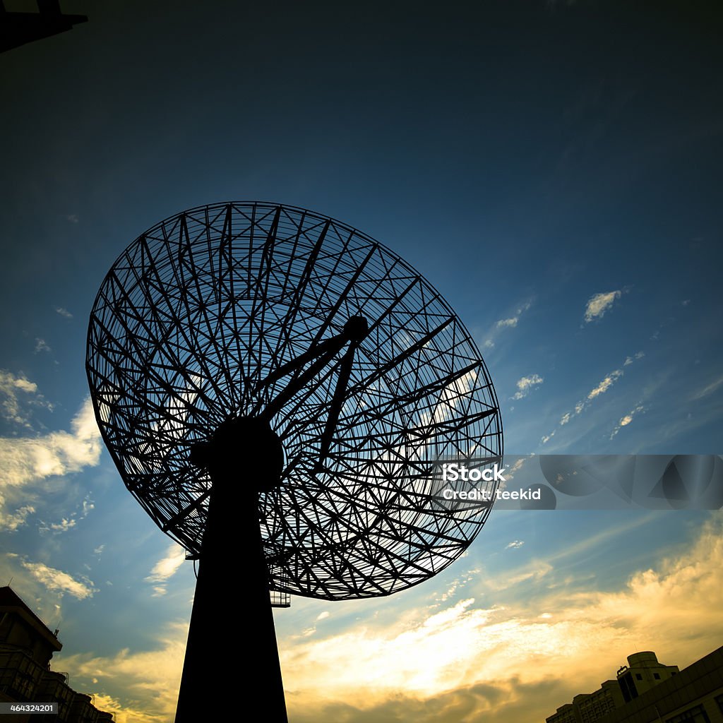 Antenna satellitare - Foto stock royalty-free di Frequenza