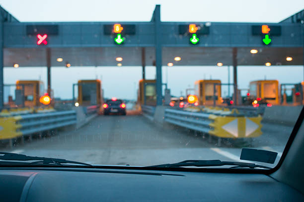 casello autostradale - toll booth foto e immagini stock