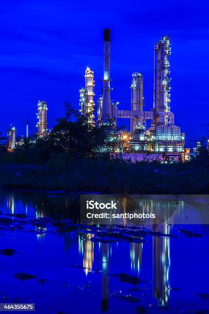 Industria Petrolchimica - Fotografie stock e altre immagini di Acciaio - Acciaio, Architettura, Canna fumaria