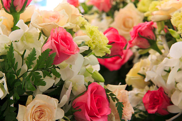 istock Rose flowers bouquet for wedding event 464386419