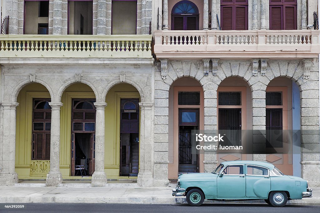 Habana vieja en Cuba - Foto de stock de Acera libre de derechos