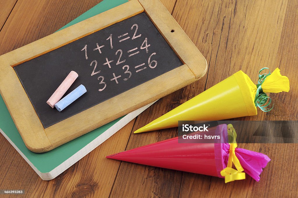 Математика blackboard с коническим сумка - Стоковые фото Алгебра роялти-фри