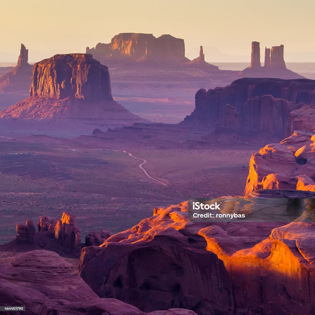 The Hunt's Mesa A stunning sunset on the Monument Valley, photographed from the remote rock formation known as The Hunt's Mesa Grand Canyon Stock Photo