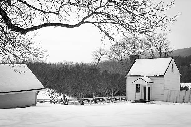 istock Eighteen Century Farmhouse 464411154