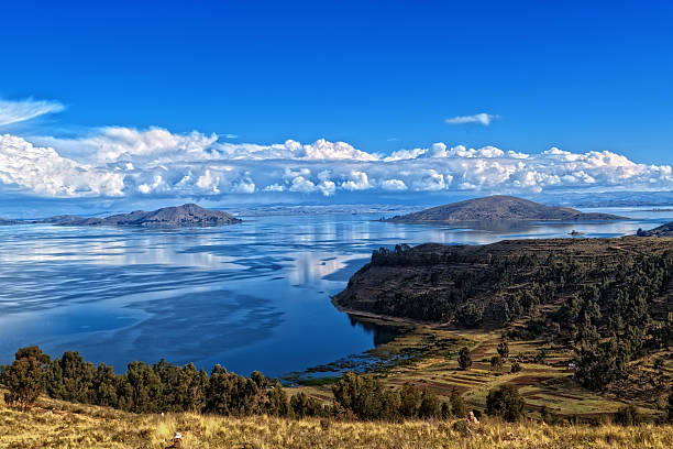 lago titicaca bolivia - bolivia fotografías e imágenes de stock