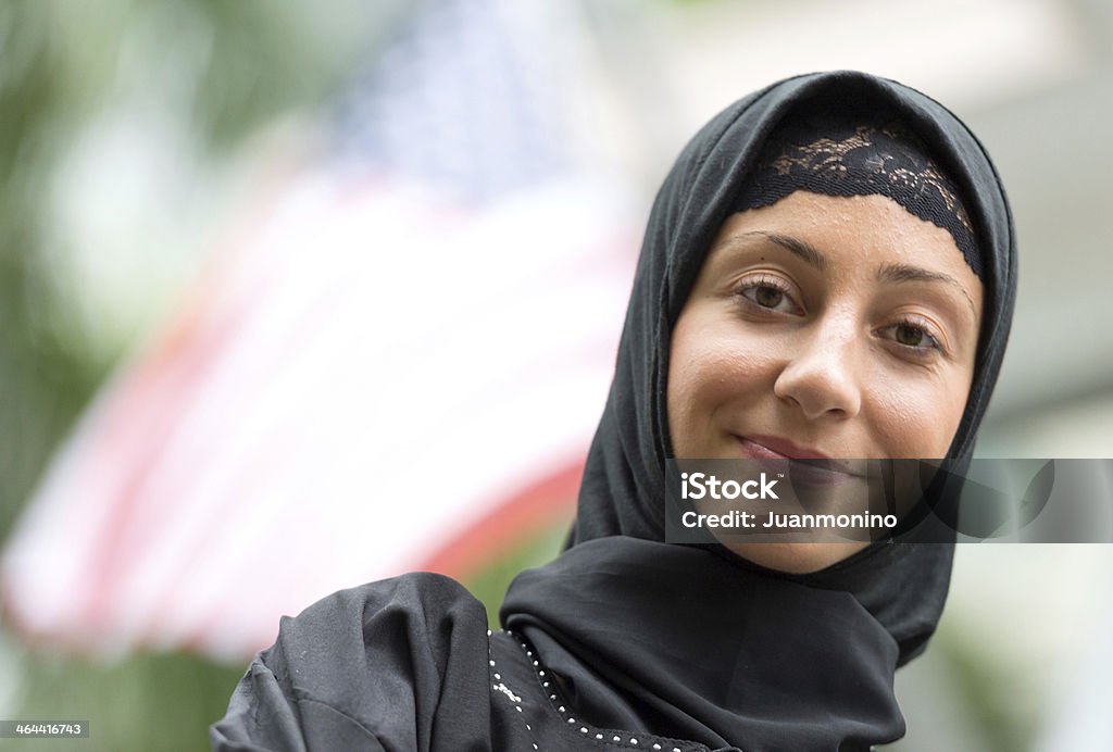 若いイスラム教徒の女性 - 中東民族のロイヤリティフリーストックフォト