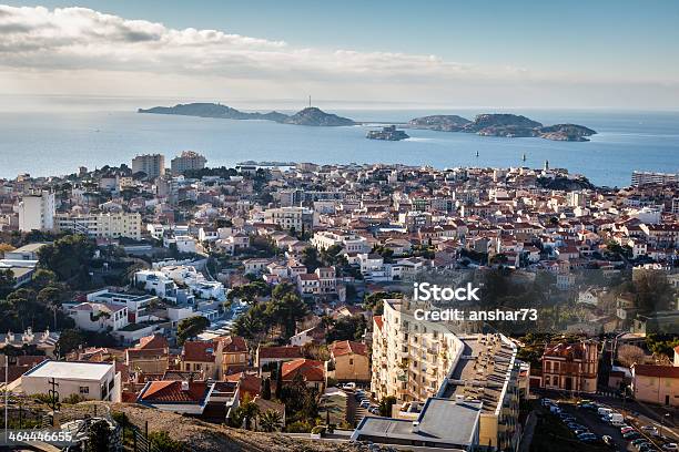 Widok Z Lotu Ptaka Miasta Marseille I Wyspy W Tle Francja - zdjęcia stockowe i więcej obrazów Architektura