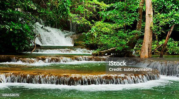 Foto de Huay Mae Kamin Cachoeira Da Ásia Na Tailândia e mais fotos de stock de Beleza natural - Natureza - Beleza natural - Natureza, Bosque - Floresta, Caindo