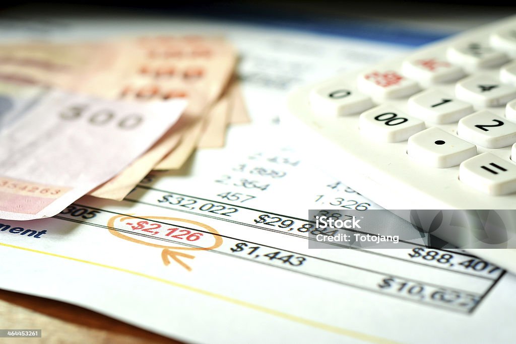 Presupuesto con dinero informe de finanzas - Foto de stock de Calculadora libre de derechos