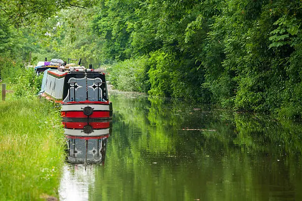 Narrowboats on the Oxford Canal at Oxford. Oxfordshire, England, UK