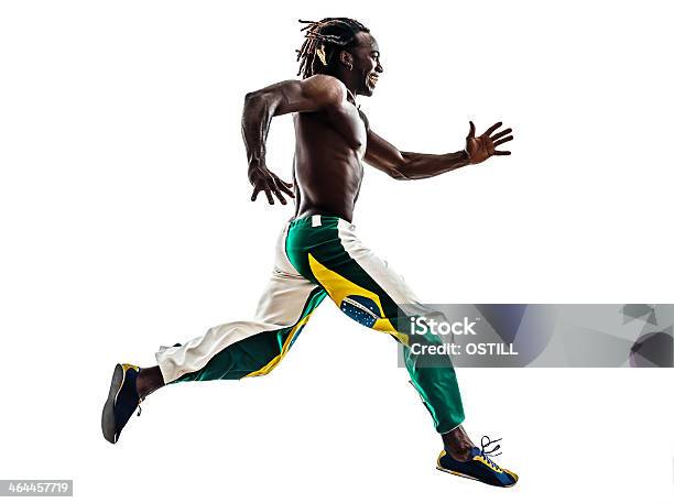 Brazylijczyk Czarnoskóry Człowiek Skoki Do Biegania - zdjęcia stockowe i więcej obrazów Biegać