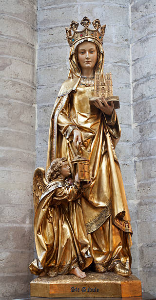 istock Brusels - Saint Gudula statue in st. Michael s cathedral 464463622