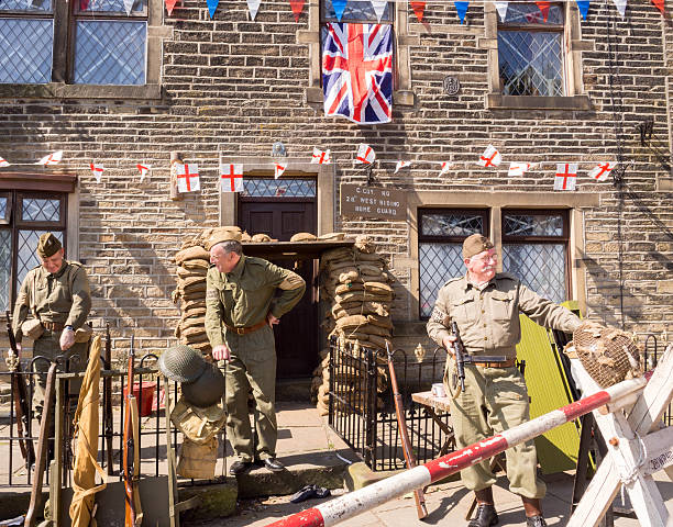 1940 s reconstitution week-end de haworth, dans le yorkshire, royaume-uni - haworth photos et images de collection