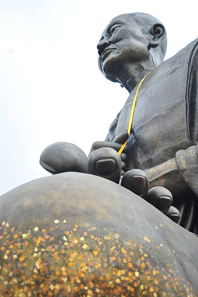 istock Thai Buddha statue Phra Buddhacharn Toh Phomarangsi 464475536