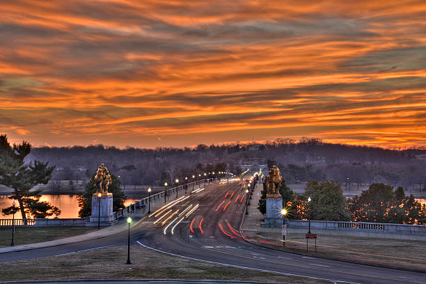 Arlington Memorial Bridge at sunset Arlington Memorial Bridge, Washington D.C. at sunset with Lee Mansion and Arlington National Cemetery in the background. arlington memorial bridge photos stock pictures, royalty-free photos & images
