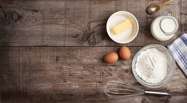 sfondo culinario - baking flour ingredient animal egg foto e immagini stock