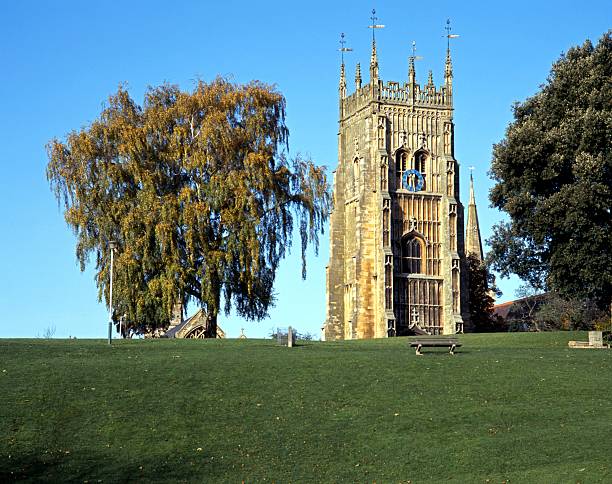 аббатство tower, evesham, англия. - vale of evesham стоковые фото и изображения