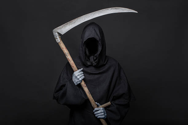 morte reaper su sfondo nero. halloween - scythe foto e immagini stock