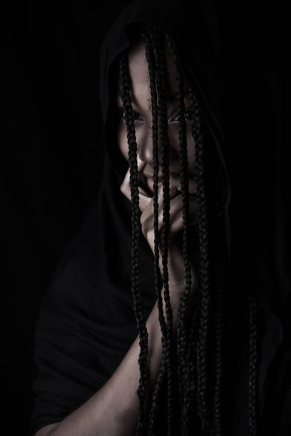 hidding le mie paure - pierced human hair black fashion model foto e immagini stock