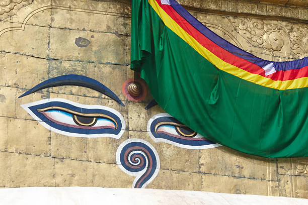 눈을 스와얌부나트 대불 - concepts and ideas kathmandu swayambhunath tibet 뉴스 사진 이미지