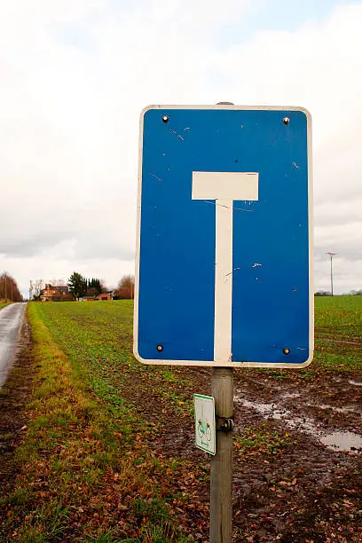 traffic sign dead-end road