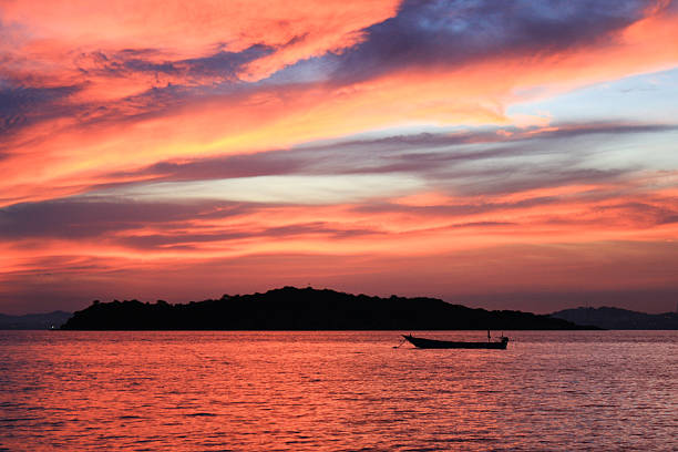 istock Colorful Sea Sunset 464569758