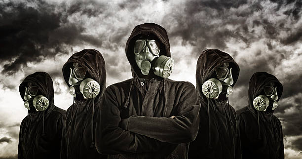 istock Gas mask soldiers 464577225