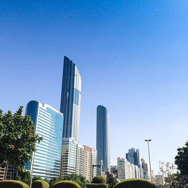 abu dhabi skyline - abu dhabi united arab emirates town square contemporary zdjęcia i obrazy z banku zdjęć