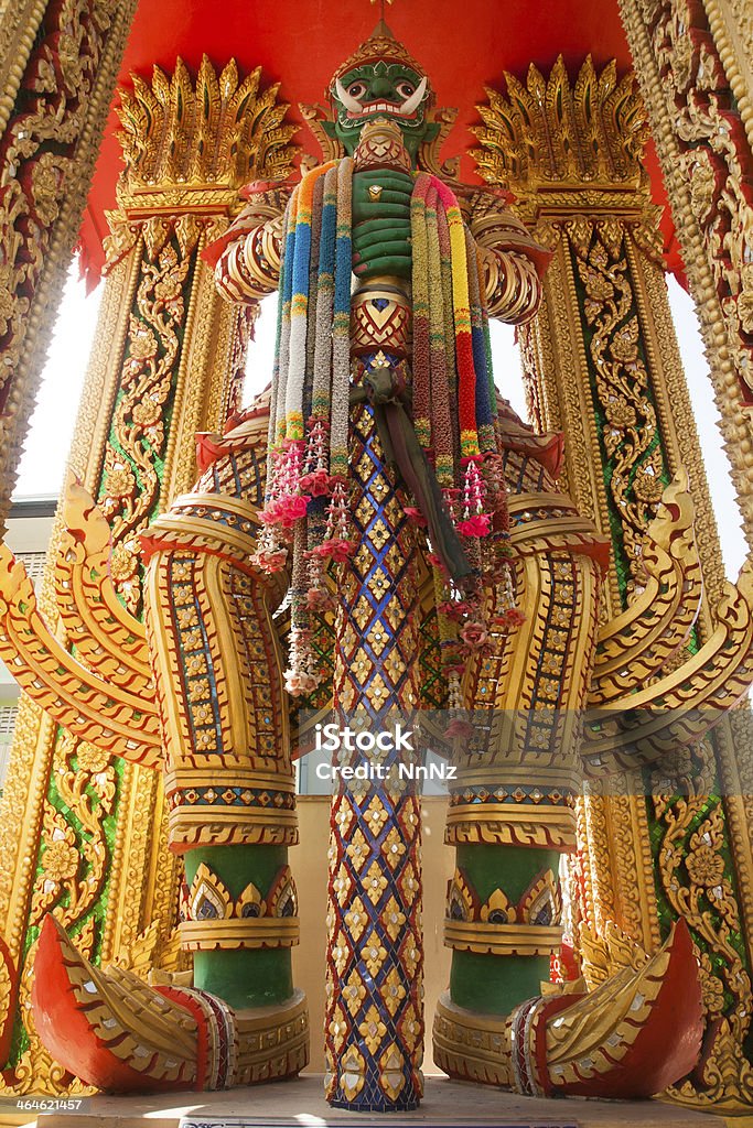Thai Giant estatua guardiana del templo - Foto de stock de Acontecimientos en las noticias libre de derechos