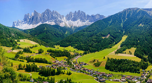 istock Panoramic view of idyllic summer landscape in the Alps 464623650
