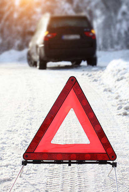 istock Car with a breakdown in the winter 464689050